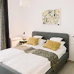 Royal 27 Apartment