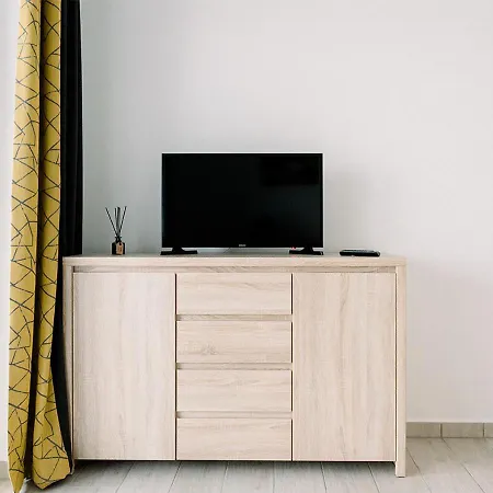 Royal 27 Apartment *