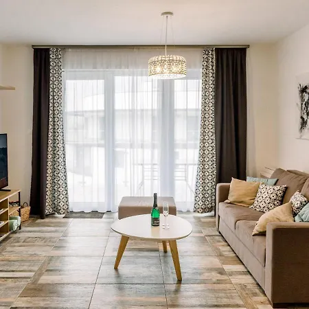 Apartment Royal 27 *