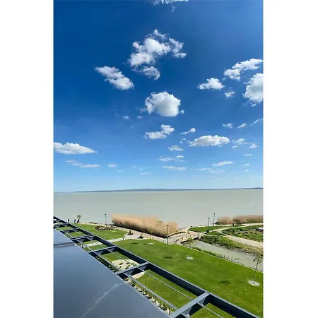 Apartment Royal 27 *