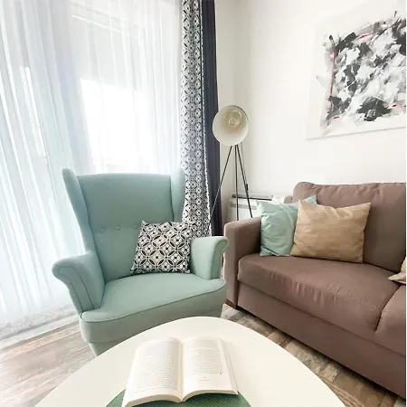 Royal 27 Apartment *