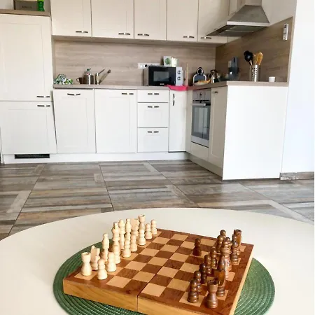 Royal 27 Apartment *